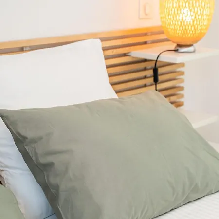 Le Stelia T2 6min Gare, 8 Min Palais Et Plages, Parking Privé *