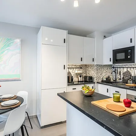 Le Stelia T2 6min Gare, 8 Min Palais Et Plages, Parking Privé
