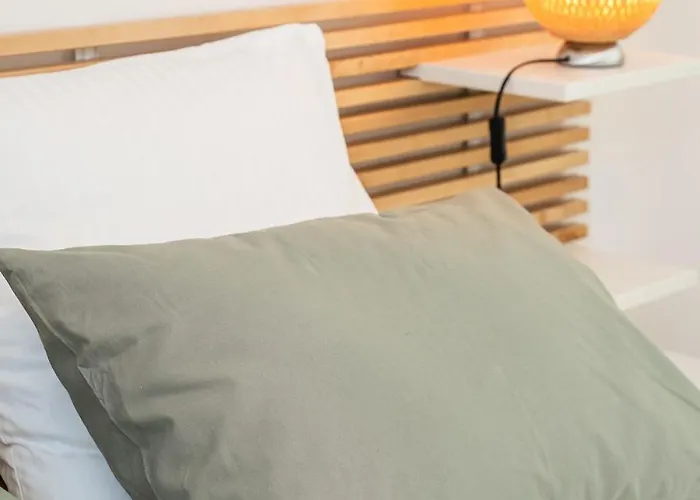 Le Stelia T2 6min Gare, 8 Min Palais Et Plages, Parking Privé *