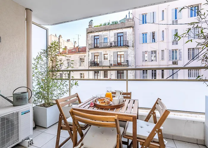 Le Stelia T2 6min Gare, 8 Min Palais Et Plages, Parking Prive
